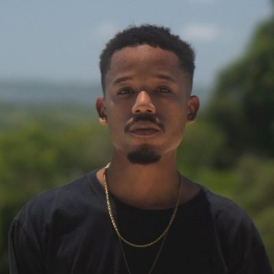 Retrato de John Victor do Espírito Santo, fundador e CEO da Kaofe Tech, estudante de Engenharia de Software.